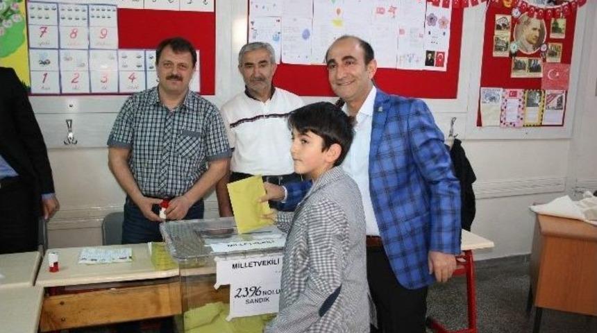 İsmail Hakkı Edebali, Oyunu Kullandı