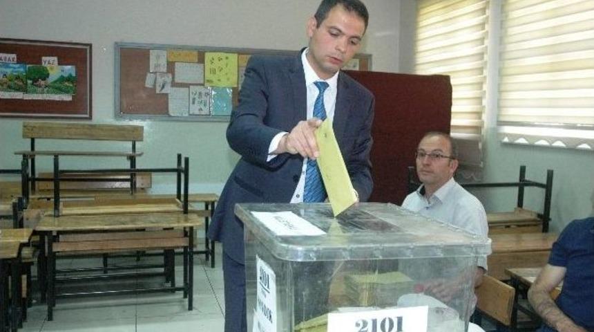 Saadet Partisi Adayı İlhan Da Oyunu Kullandı