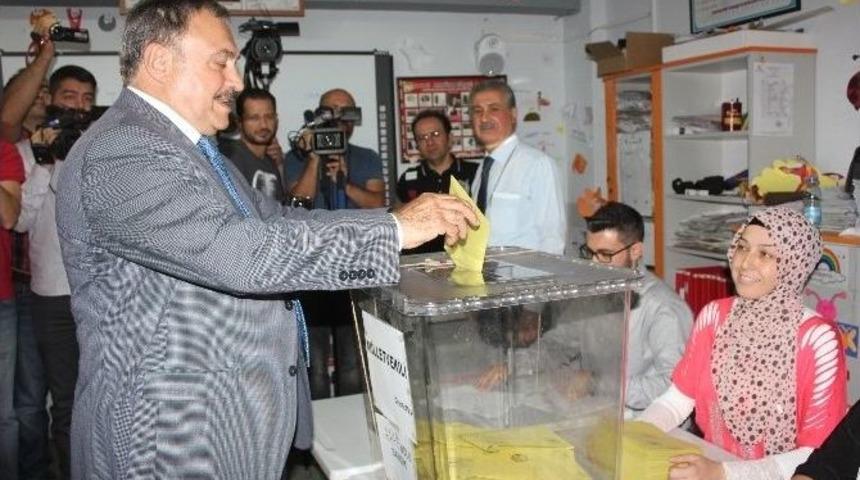 Bakan Eroğlu Oyunu Kullandı