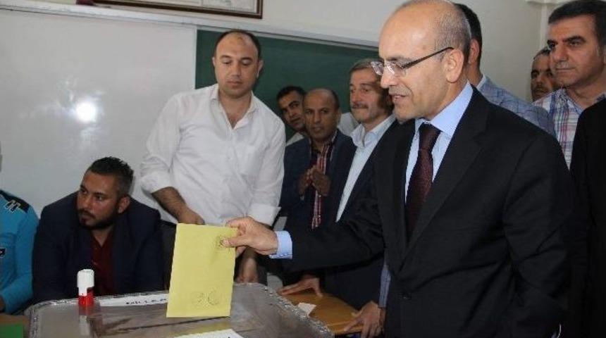 Bakan Şimşek Gaziantep&rsquo;te Oy Kullandı