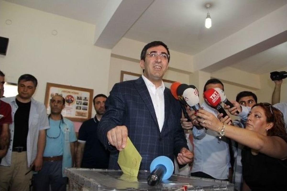 Bakan Yılmaz Oyunu, Diyarbakır&rsquo;da Kullandı