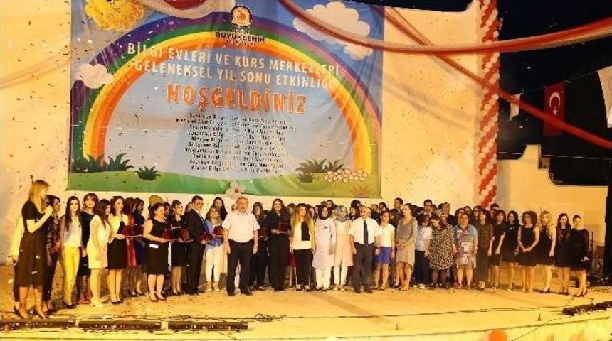 Bilgi Evi &Ouml;ğrencileri Yeteneklerini Sergiledi