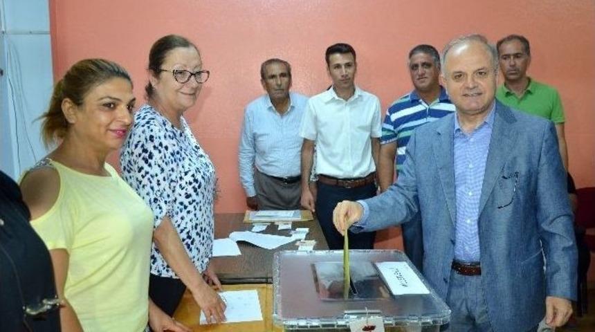 Mersin&rsquo;de Siyasiler Oyunu Kullandı