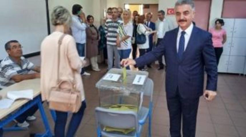 Mhp Genel Sekreteri İsmet B&uuml;y&uuml;kataman Oyunu Kullandı