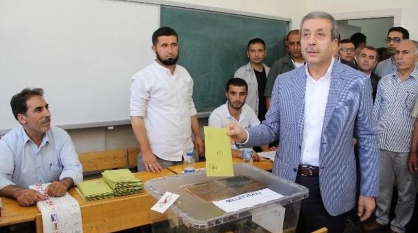 Bakan Eker Oyunu Kullandı