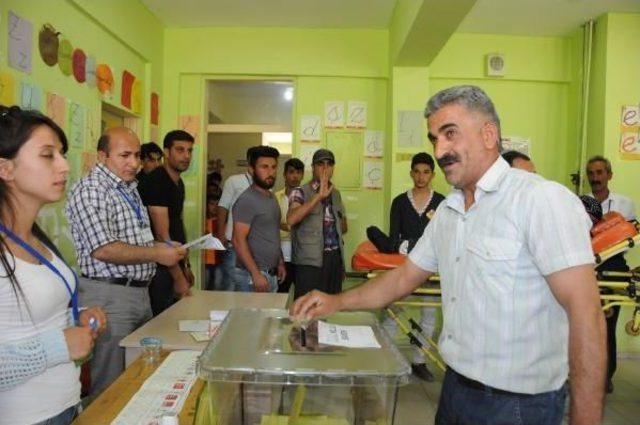 Van, Hakkari Ve Bitlis'te Seçime Yoğun Ilgi (3)