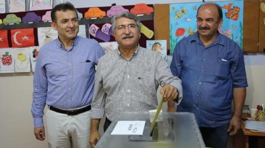 Fikri Sağlar: B&uuml;y&uuml;k Coşku Yaşanıyor