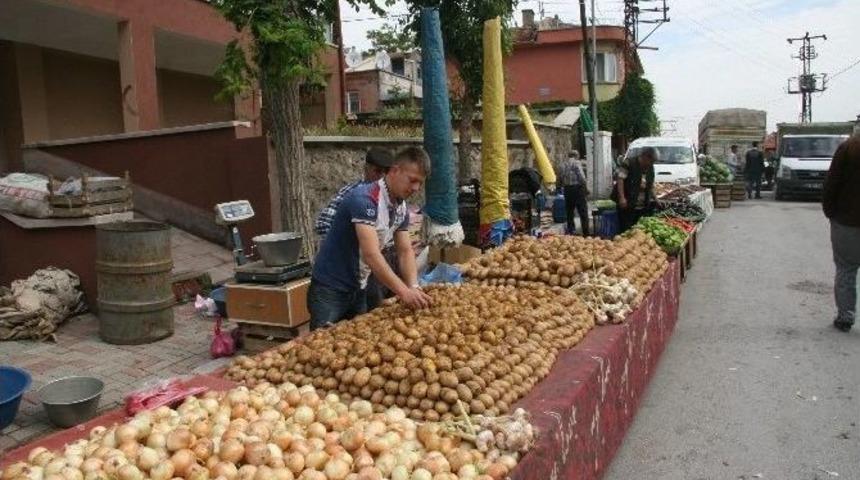 Tezgahlarını A&ccedil;ıp Oy Kullanmaya Gittiler