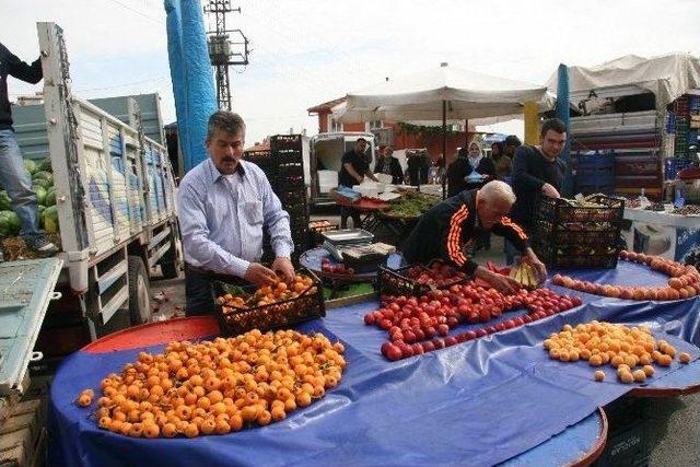 Tezgahlarını Açıp Oy Kullanmaya Gittiler