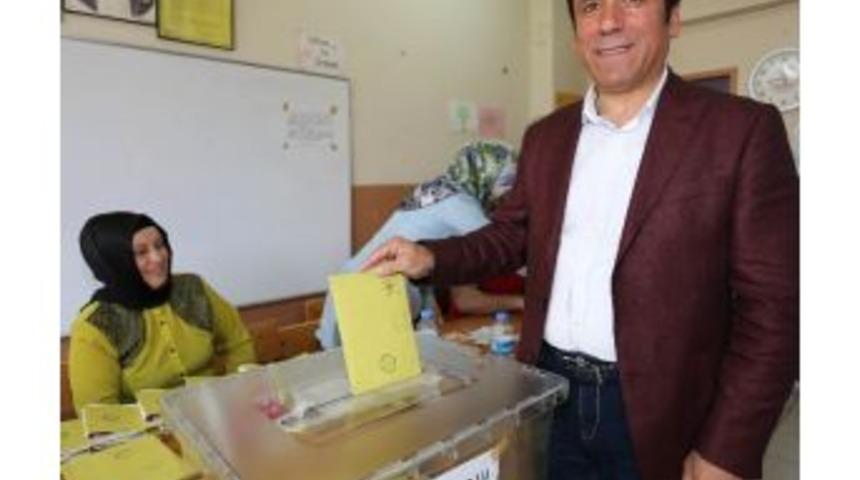 Başkan Gen&ccedil; Oyunu Kullandı