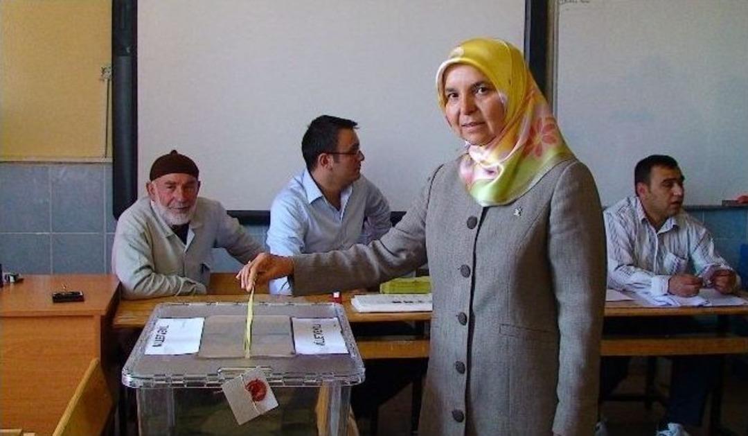 Ak Parti Vekil Adayları Oylarını Kullandı
