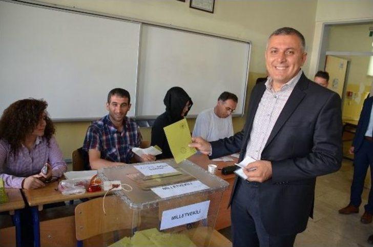 Ak Parti Vekil Adayları Oylarını Kullandı G3