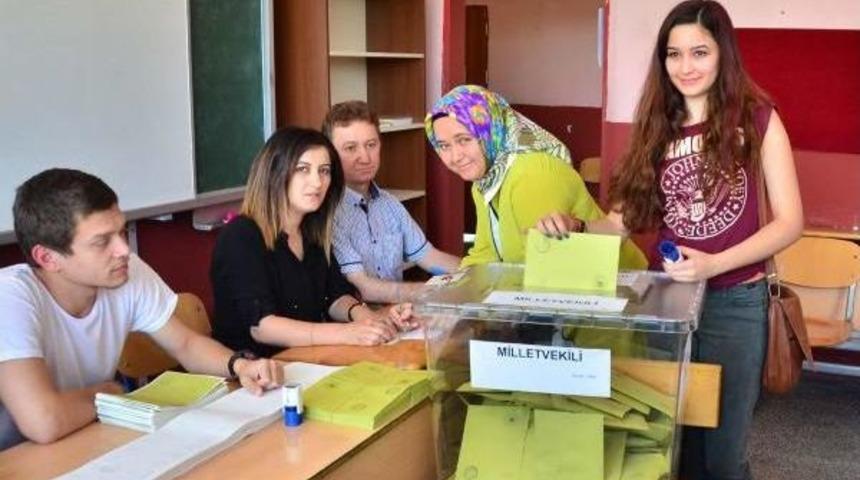 Manisalılar Sandık Başında