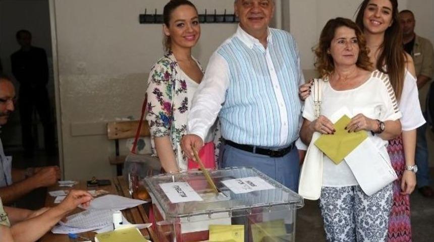 Manisa B&uuml;y&uuml;kşehir Belediye Başkanı Erg&uuml;n Oyunu Kullandı