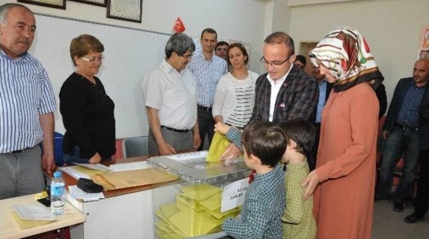 B&uuml;lent Turan Oyunu Kullandı