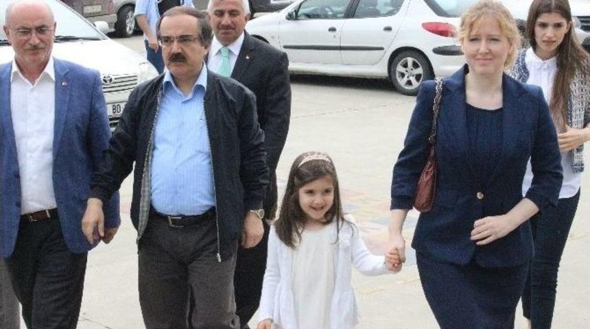 Vali Coş Oyunu Kullandı