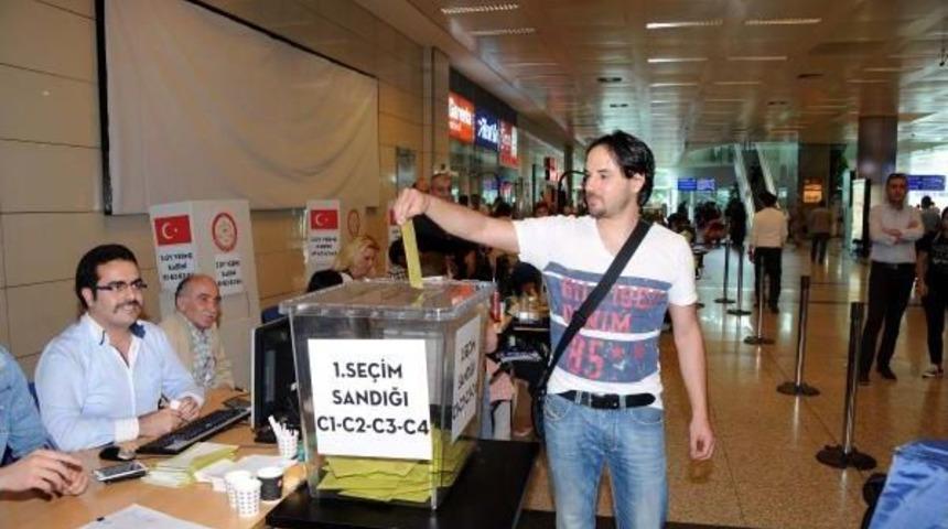 Oy Kullanma Saatini  Ka&ccedil;ırdılar