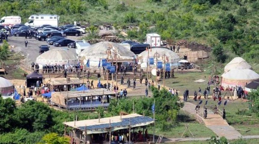 Cumhurbaşkanı Erdoğan 'diriliş Ertuğrul' Dizisinin Setini Ziyaret Etti