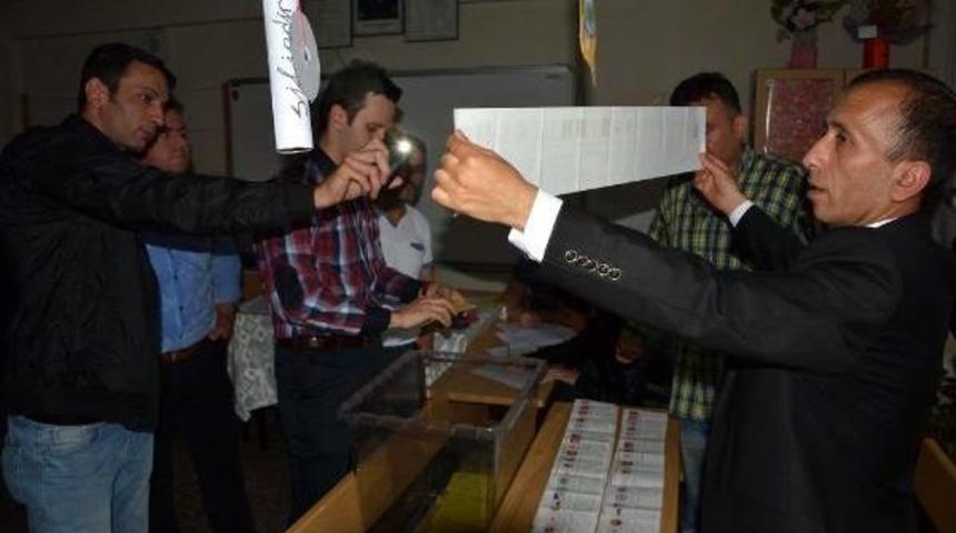 Trafo Patladı Sayım Telefon Işığında Yapıldı