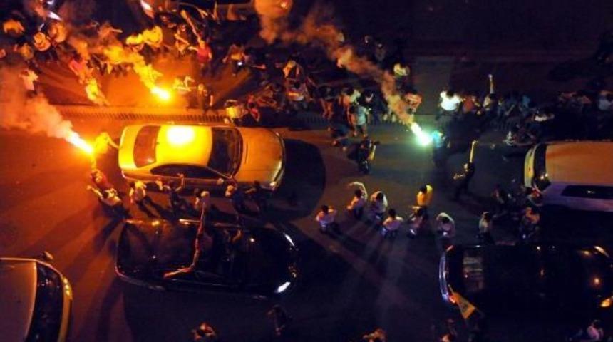 Diyarbakır'da Hdp'liler Kutlamalara Başladı (2)