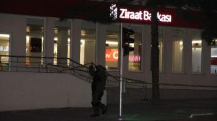 Ş&uuml;pheli Paket F&uuml;nye İle Patlatıldı