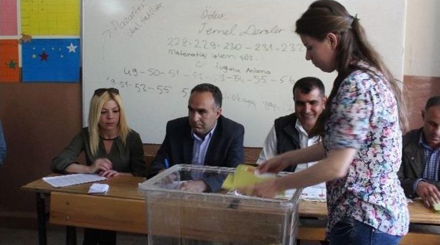 Bulanık&rsquo;ta Oy Sayma İşlemi Bitti