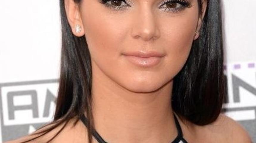 Kendall&rsquo;dan Son Dakika Mesajı