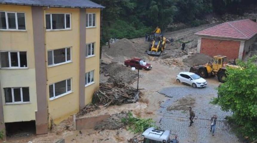 İneg&ouml;l'&uuml;n Turizm B&ouml;lgesi Sele Teslim Oldu