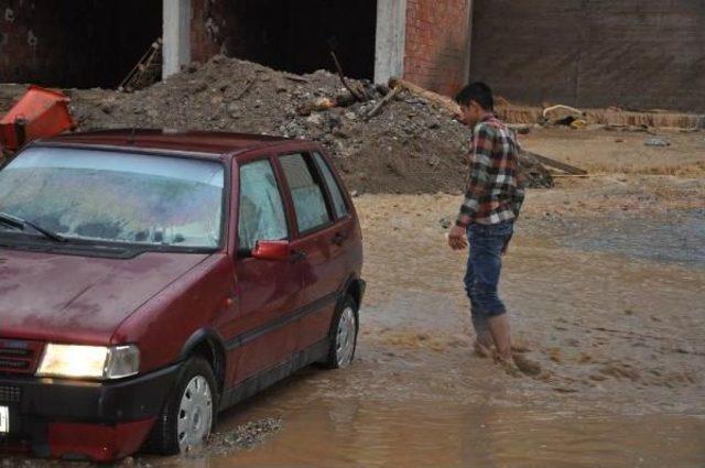 İnegöl'ün Turizm Bölgesi Sele Teslim Oldu