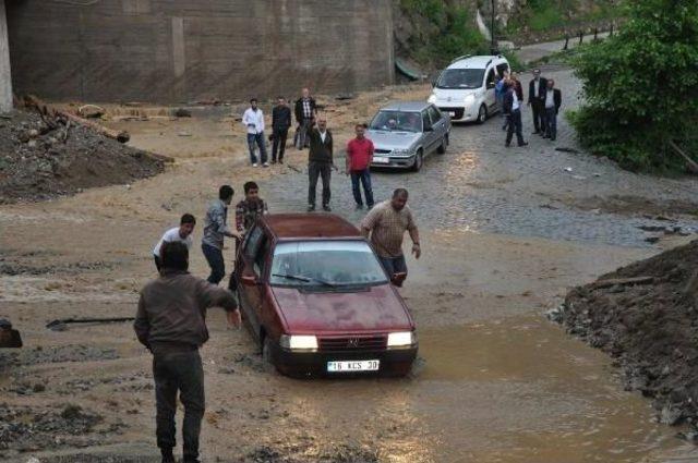 İnegöl'ün Turizm Bölgesi Sele Teslim Oldu