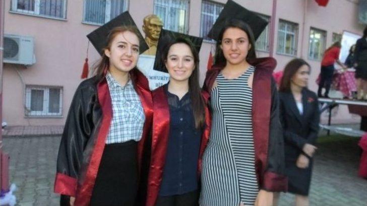 Burhaniye Calal Toraman’da Mezuniyet Günü G2