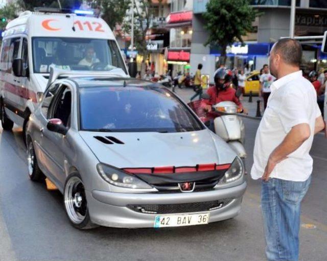 Otomobil Çarpan Anneanne Ile Torunu Yaralandı