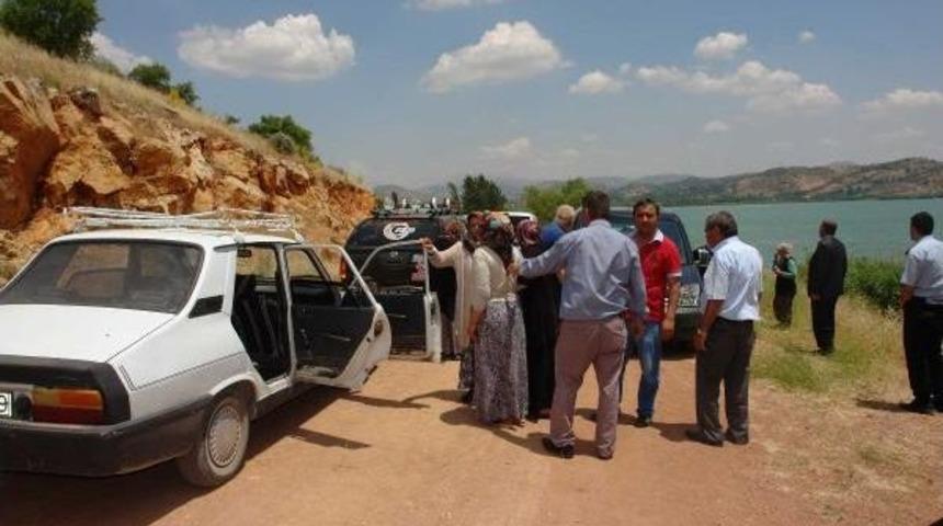 Kayıp Gencin Cesedi G&ouml;lde Bulundu