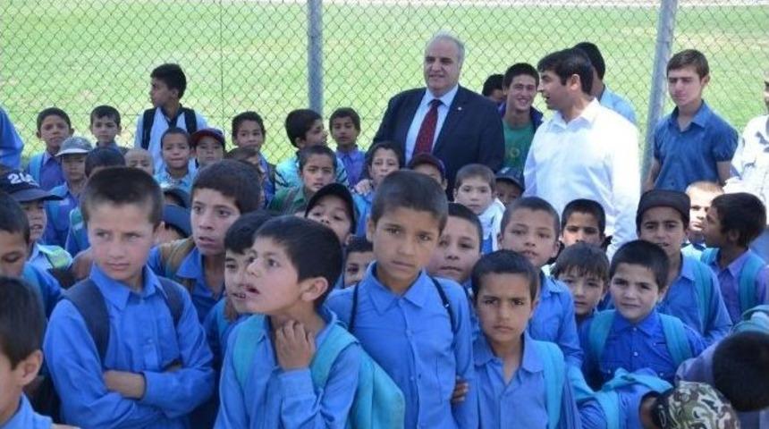 Tika Mezarı Şerif&rsquo;te 42 Derslikli Okul İnşa Etti