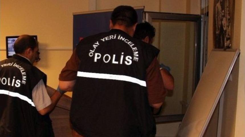 Diyarbakır Adliyesi&rsquo;ne Mermi İsabet Etti