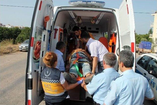 Kumluca’da İki Kazada Üç Kişi Yaralandı