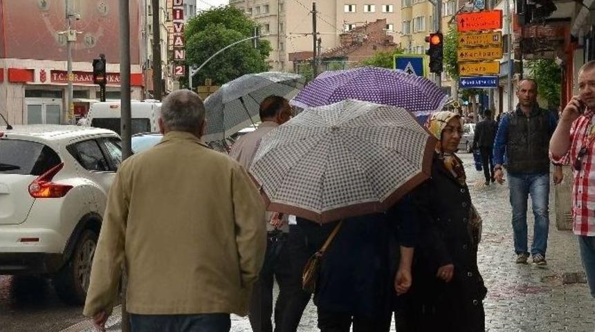 Eskişehir&rsquo;de Aralıklı Yağmur Yağışı
