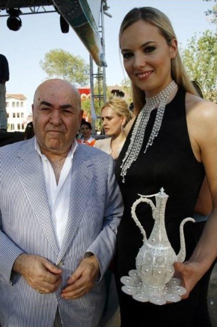 Ünlü Modacı Özceyhan’dan “çağdaş Yorumlarla Anadolu” Defilesi G5