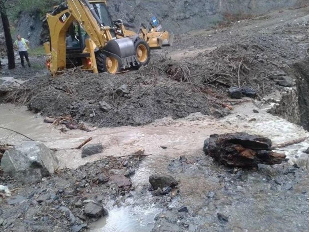 Dursunbey&rsquo;de Yağmur Heyelanlara Sebep Oldu