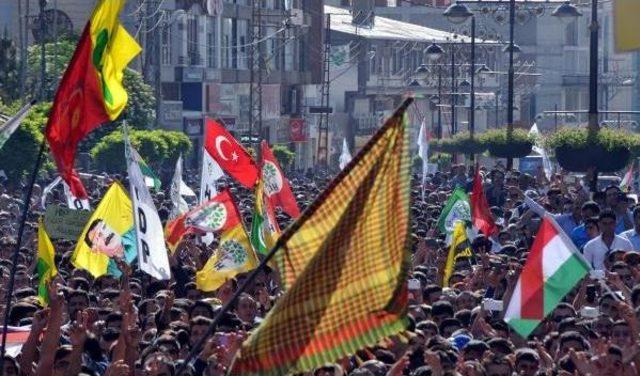 Hdp Van'da Seçim Zaferini Kutladı