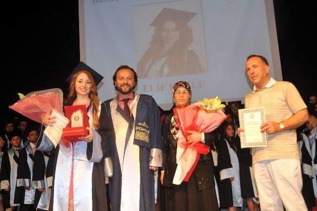 Aydın Sağlık Yüksekokulu Mezunlarını Uğurladı 2