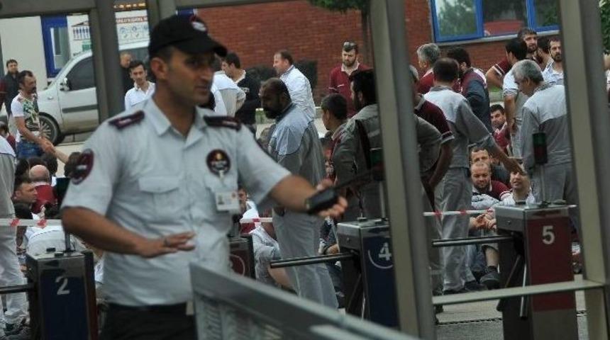 Tofaş Otomobil Fabrikası&rsquo;nda İş&ccedil;iler &Uuml;retimi Yine Durdurdu