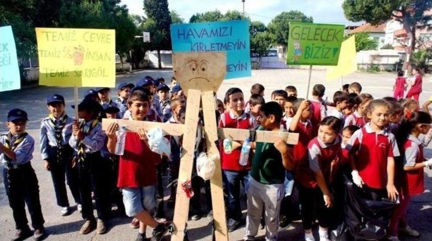 Minik &Ouml;ğrenciler &Ccedil;evre Temizliğine Dikkat &Ccedil;ekti