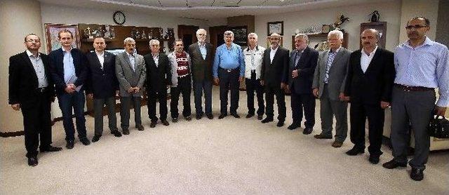 Karaosmanoğlu: "gen&ccedil;lerimiz İ&ccedil;in Hizmet &Uuml;retiyoruz" 1