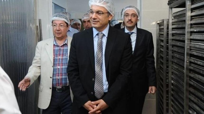 Karşıyaka&rsquo;da Temiz Gıdaya &rsquo;teşekk&uuml;r Plaketi&rsquo;