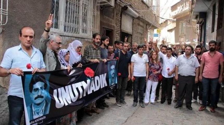 Diyarbakır'da &Ouml;ld&uuml;r&uuml;len Gazeteciler Anıldı