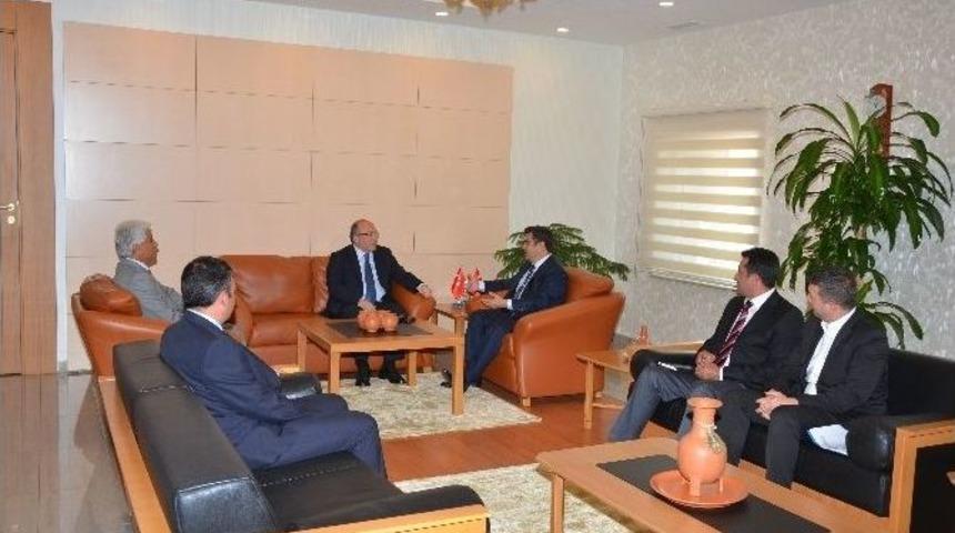 K&uuml;lt&uuml;r Ve Turizm Bakanlığı M&uuml;steşarı&rsquo;ndan Vali D&uuml;zg&uuml;n&rsquo;e Ziyaret
