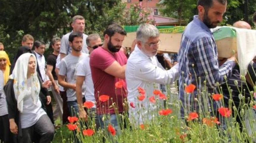 Beyin T&uuml;m&ouml;r&uuml;ne Yenik D&uuml;şen Sıla G&ouml;zyaşlarıyla Uğurlandı