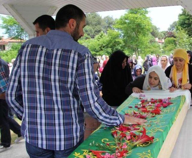 Beyin Tümörüne Yenik Düşen Sıla Gözyaşlarıyla Uğurlandı