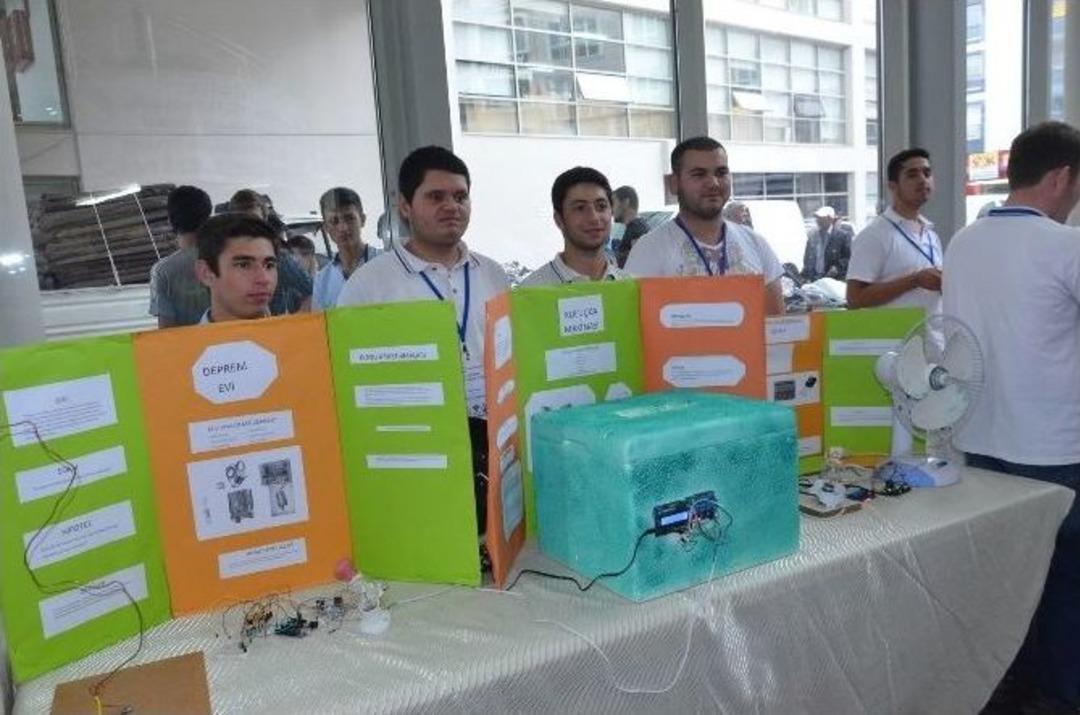 Akhisar Kayhan Ergun Bilim Fuarı A&ccedil;ıldı